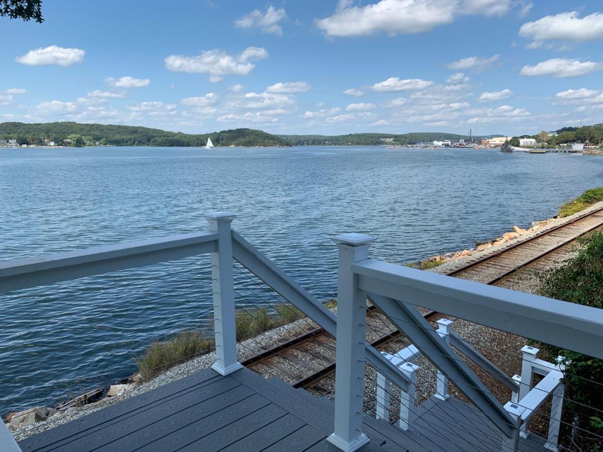 Spectacular Home With A Amazing Ocean - River View グロトン エクステリア 写真