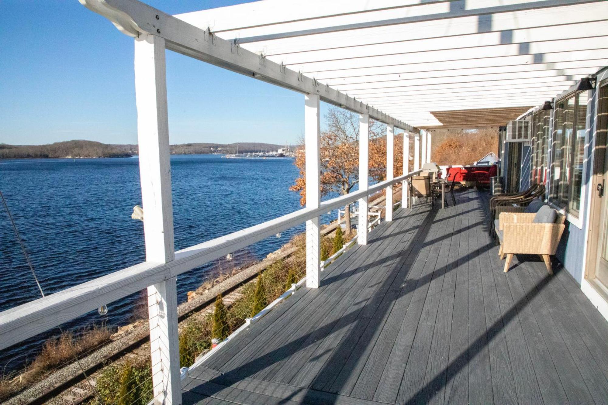 Spectacular Home With A Amazing Ocean - River View グロトン エクステリア 写真