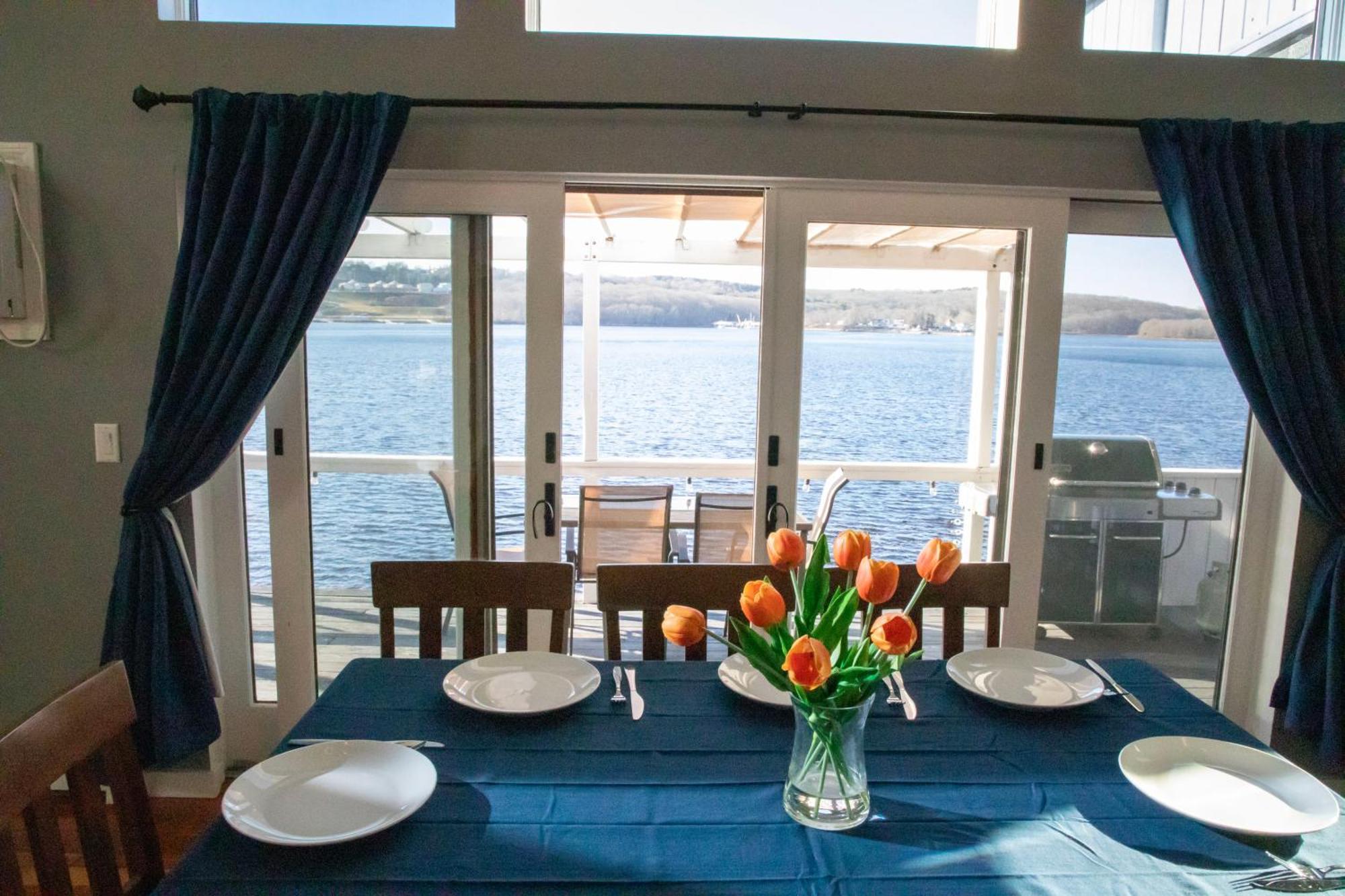 Spectacular Home With A Amazing Ocean - River View グロトン エクステリア 写真